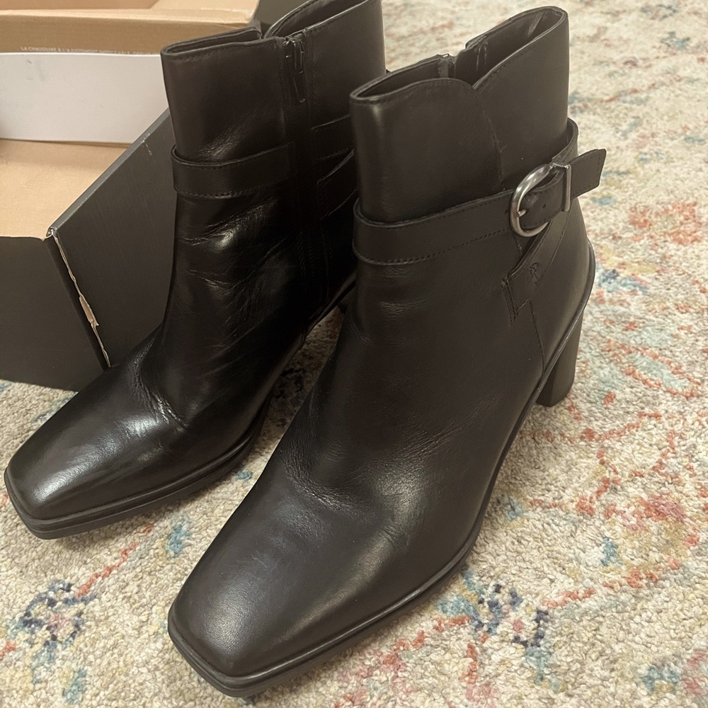Naturalizer waterproof black boots